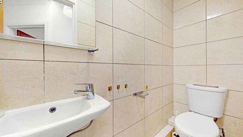 			3 Bedroom, 1 bath, 1 reception Flat			 Willesden Lane, Kilburn